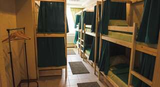 Гостиница Nice Hostel Томск Спальное место на двухъярусной кровати в общем номере для мужчин-1